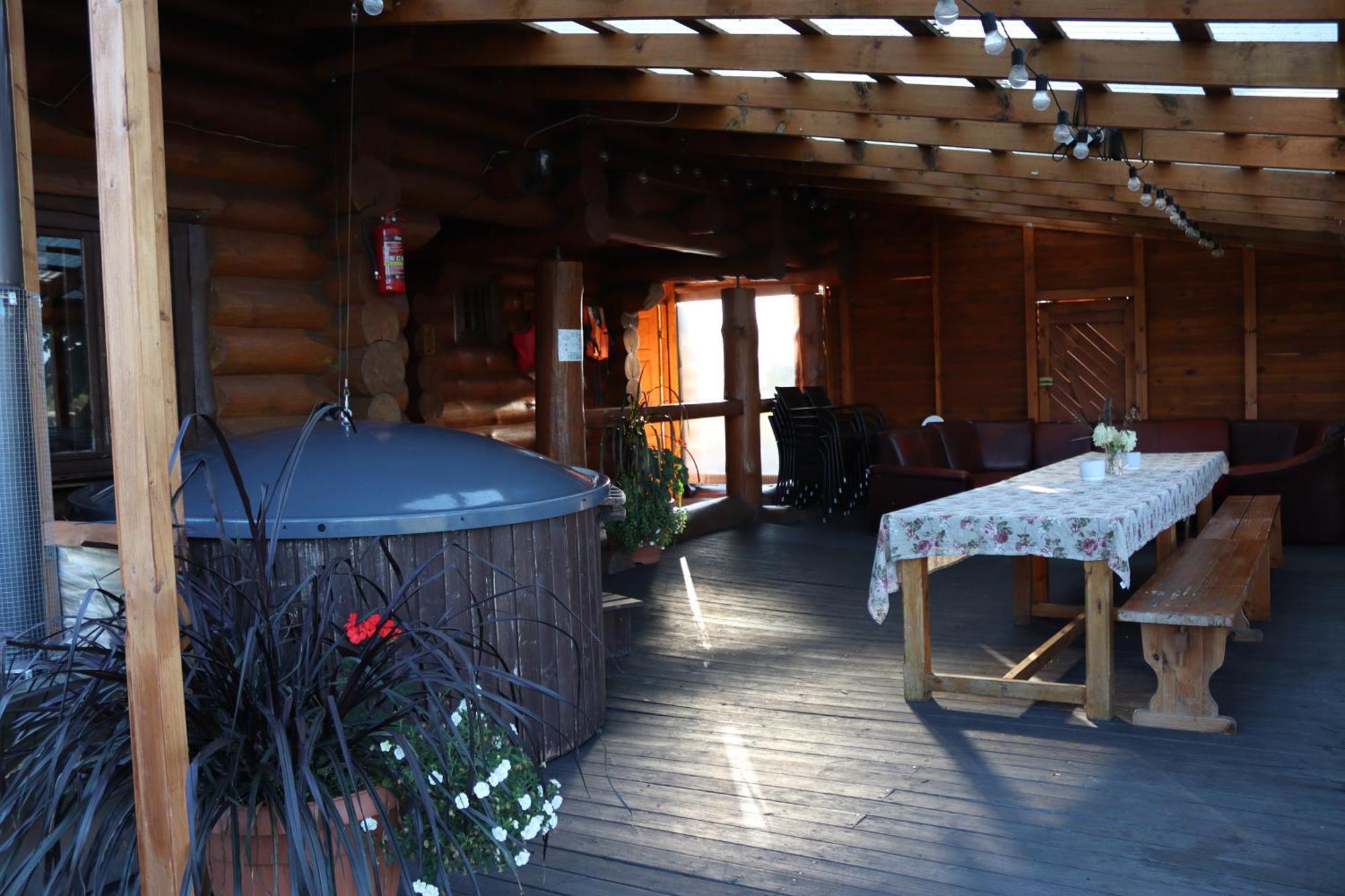 Kundzini Hotel Birini Exterior photo