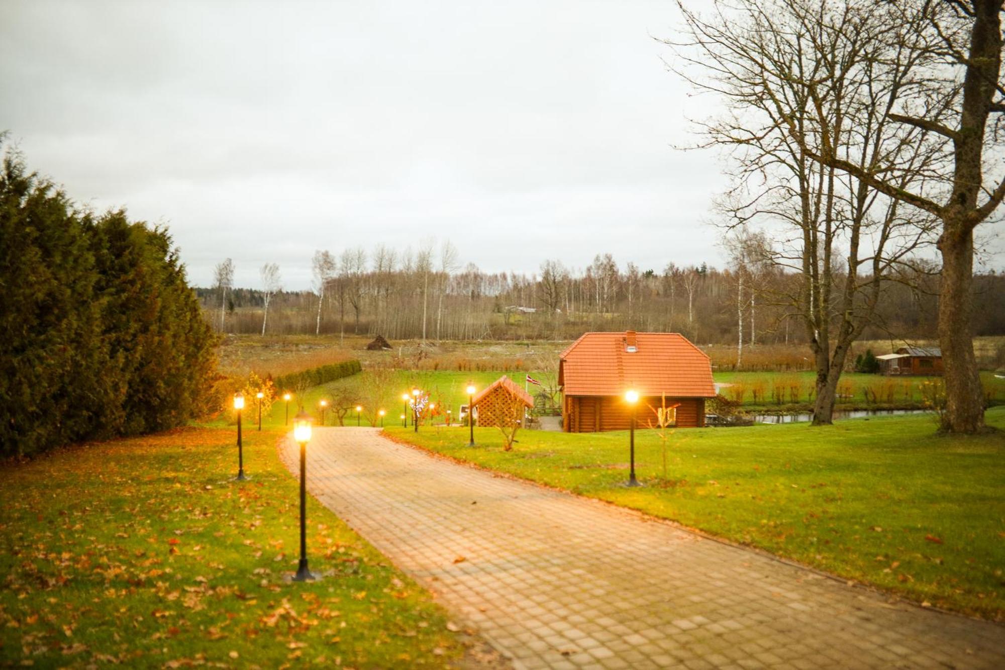 Kundzini Hotel Birini Exterior photo